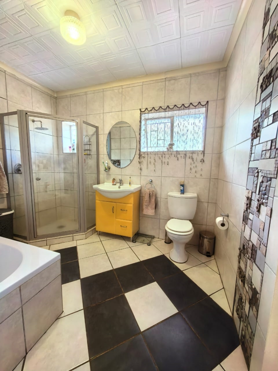 4 Bedroom Property for Sale in Vaalpark Free State